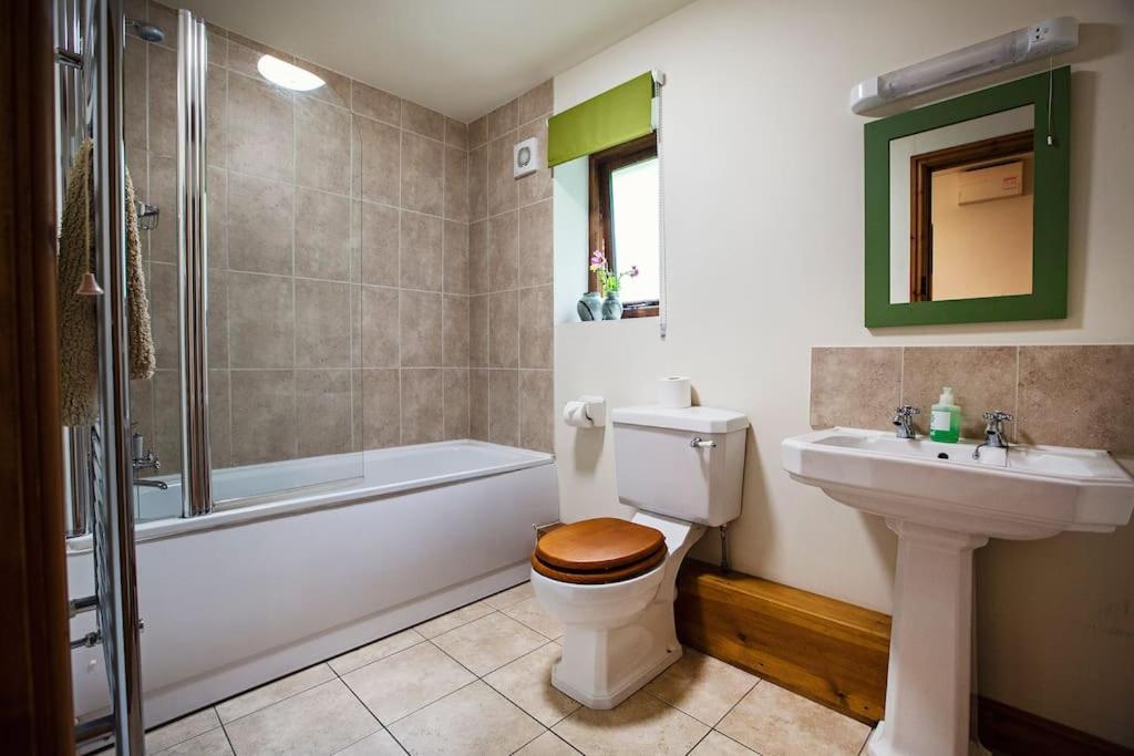 Cabalva Mill Cottage - Very Private And With Views Over The River Wye Clifford Exterior photo